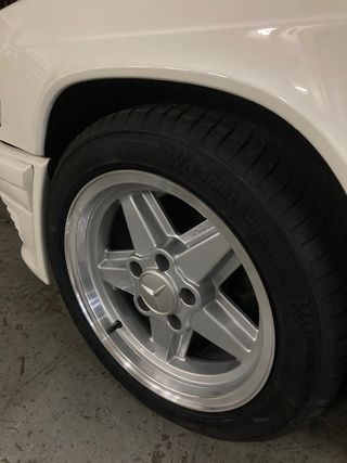 Llantas Mercedes Clásicas Plateadas 5 Radios