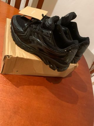 ASICS Gel-Kayano 14 negras nuevas con caja y etiqu