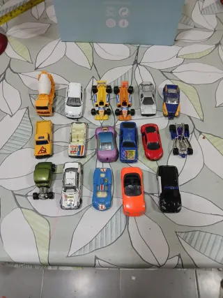 Lote 17 coches de juguete