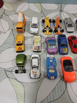 Lote 17 coches de juguete