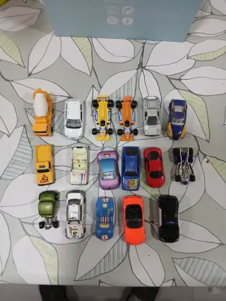 Lote 17 coches de juguete