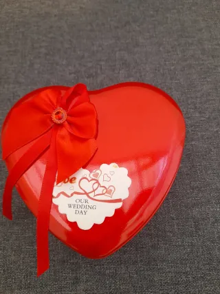 Caja Corazón con Peluche y Rosas Rojas