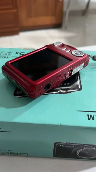 Fujifilm FinePix JX380 Roja