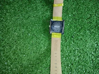 Reloj Pierre Lannier Cuadrado Verde