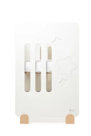 Cuna blanca con estrellas