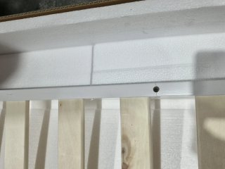Cuna blanca con estrellas