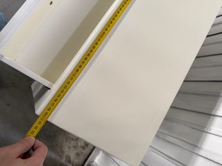 Cómoda madera con puertas correderas de cristal