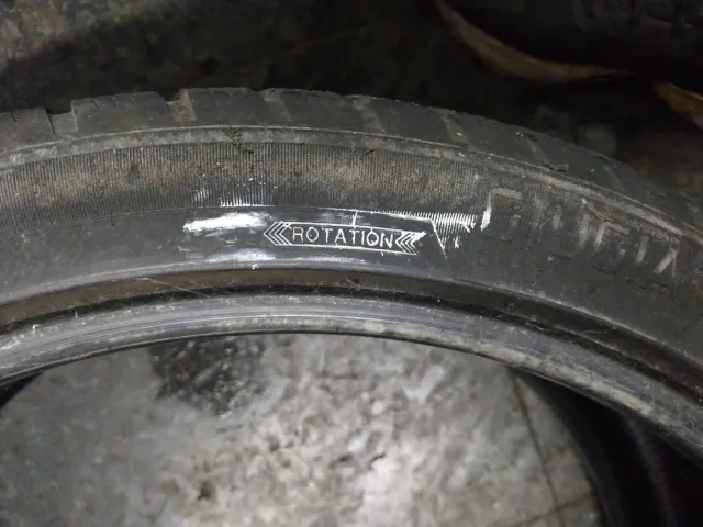 (P106) 255.35.20.97W M+S VREDESTEIN