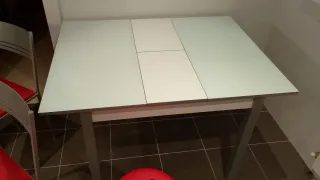 Mesa y 4 sillas cocina/comedor cristal/metal