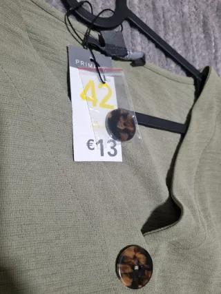 Camisa verde botones y cinturón talla L