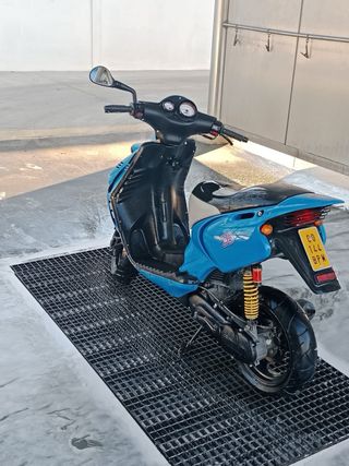 Beta Ark Ecuter Scooter Azul