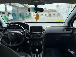 Peugeot 208 2013