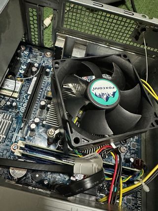 Torre Lenovo Core i3 8GB RAM 1TB HDD Windows 11