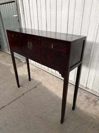 Consola de madera restaurada