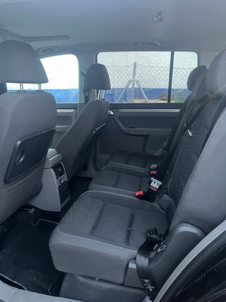 Vendo volkswagen touran de 7 plazas  año 02/2010