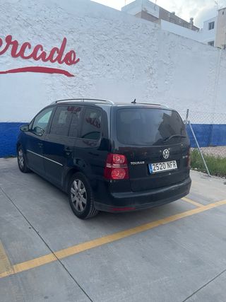 Vendo volkswagen touran de 7 plazas  año 02/2010