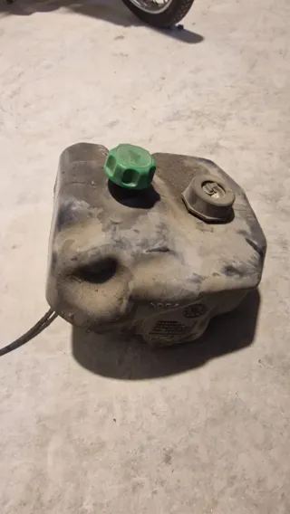 Depósito Yamaha Neos