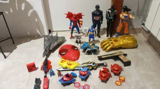 Lote de juguetes superhéroes + otros