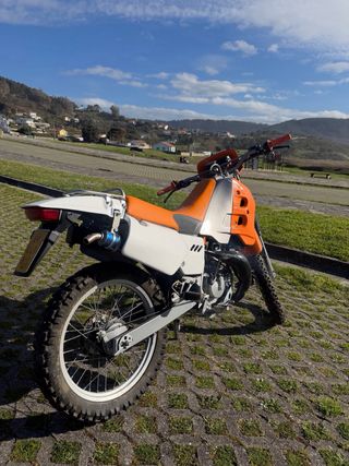 Gilera Enduro/Motocross Naranja y Blanca