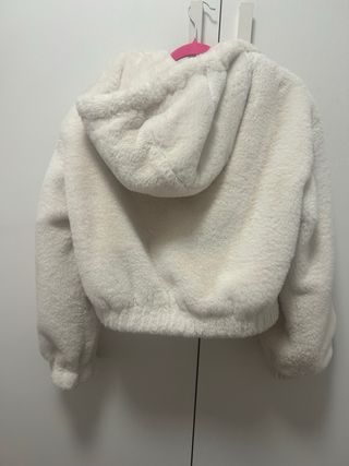 Abrigo pelo Bershka Talla S