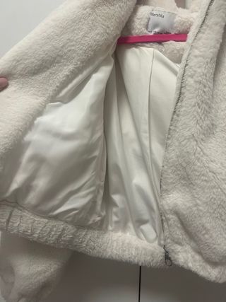 Abrigo pelo Bershka Talla S