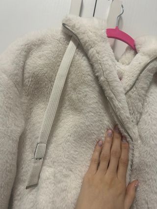 Abrigo pelo Bershka Talla S