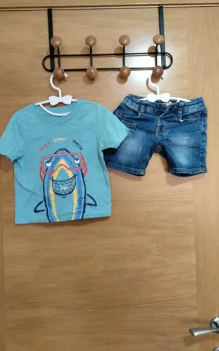 Conjunto camiseta y shorts vaqueros niño