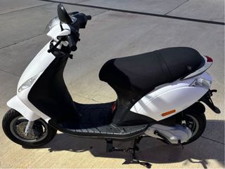 Piaggio Zip 49cc Blanca y Negra