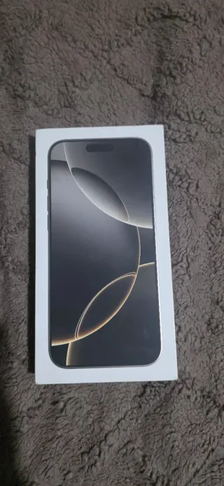 Caja iPhone 16 Pro Max