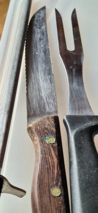 Set di coltelli e affilatore