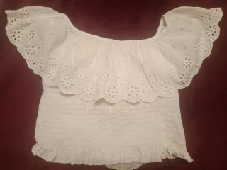 Camiseta blanca bordada niña