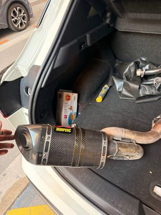 Akrapovic Racing Line Carbono