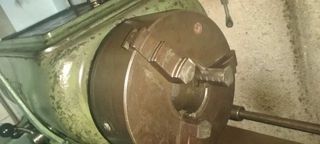 Torno industrial antiguo