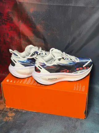 Nike Vomero 18 SE Scarpe Running Uomo Donna