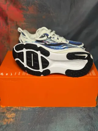 Nike Vomero 18 SE Scarpe Running Uomo Donna