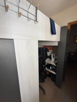 Litera con escritorio BOOM gris y blanco