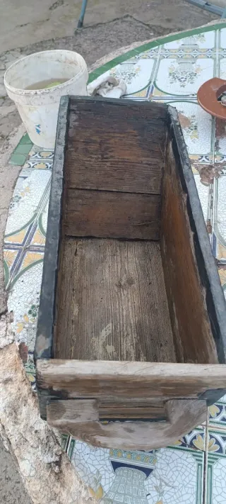 Fanega de madera antigua