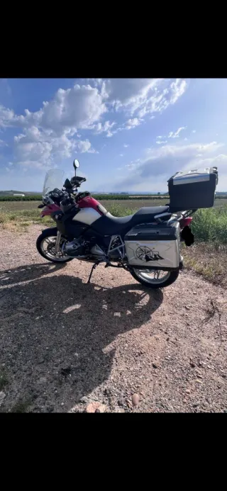 BMW R 1200GS Roja y Negra