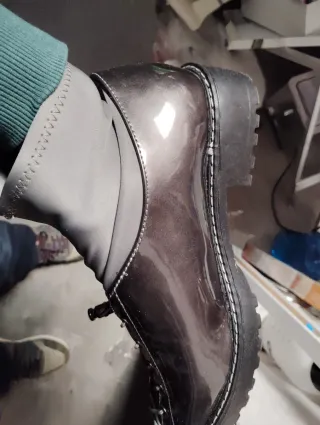 Botas charol plateadas