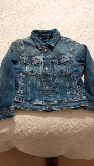 Cazadora vaquera Tommy Hilfiger niño T.110