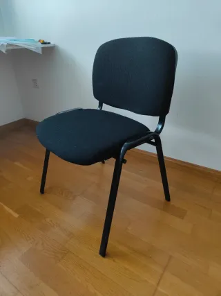 Silla de oficina negra