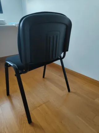 Silla de oficina negra