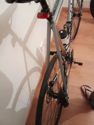 Bicicleta carretera frenos hidráulicos