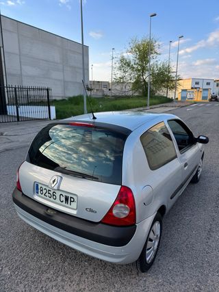 Renault Clio 2004