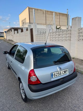 Renault Clio 2004