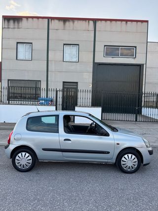 Renault Clio 2004