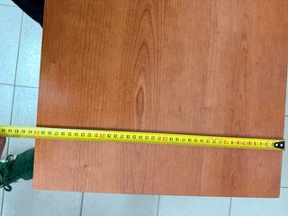 Mueble de madera marrón