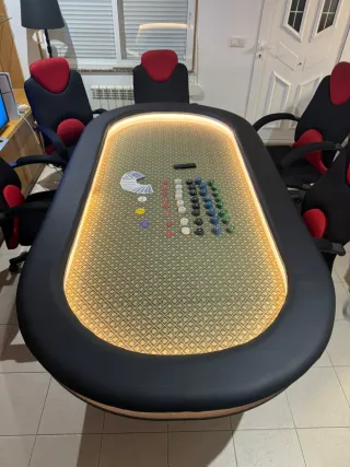 Mesa de póker con iluminación LED