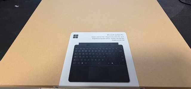 Microsoft Surface Pro 9 + Funda + Pen