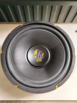 Equipo de música para coche